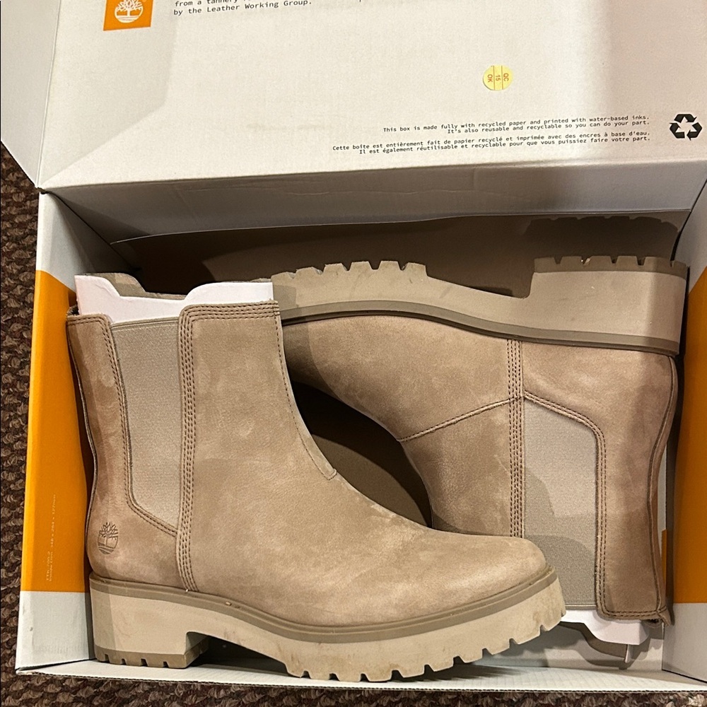 Timberland Women's Tan Ankle Boots - Picture 6 of 6